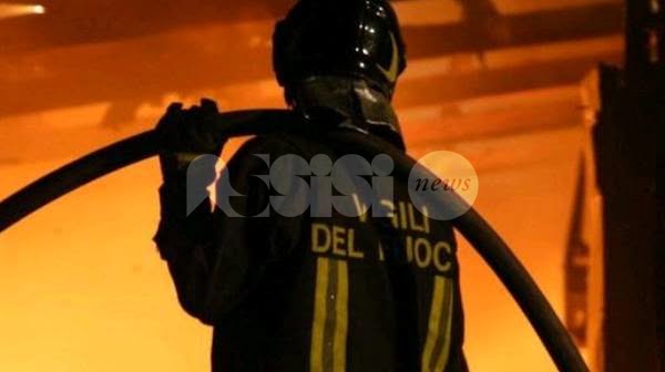 Incendio a Bastia Umbra: vigili del fuoco Assisi salvano una giovane - Assisi News (Comunicati Stampa)